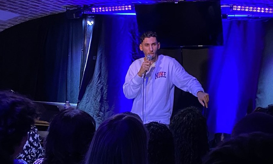 Image 2: Humour et divertissement au Tchatcheur Comedy Club