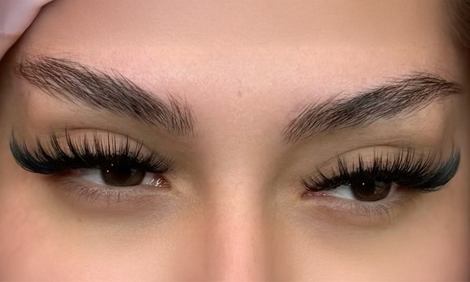 Explore Fabulash's Eyelash Extensions, Offering Up to 44% Off on Diverse Styles for Every Occasion