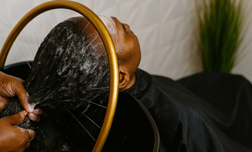 Image 5: Refresh & Relax: 60 or 90-Minute Rejuvenating Head Spa