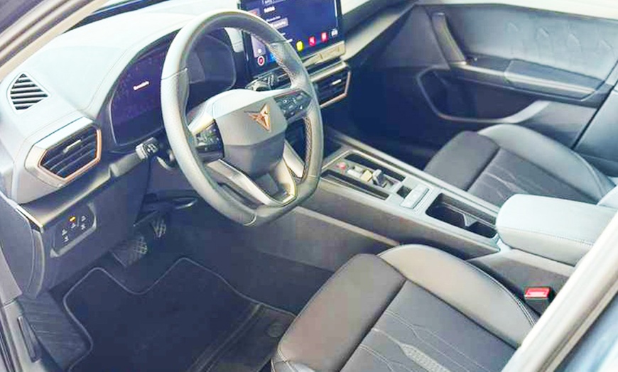 Image 4: 1, 2 o 4 lavados para coche con opción a tratamiento hidrofóbico y más