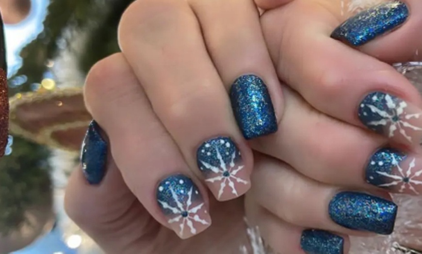 Image 4: Maniküre, opt. mit Shellack, oder Modellage mit/ohne Verlängerung