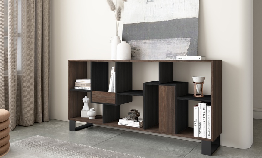 Image 51: Bibliothèque au design ludique