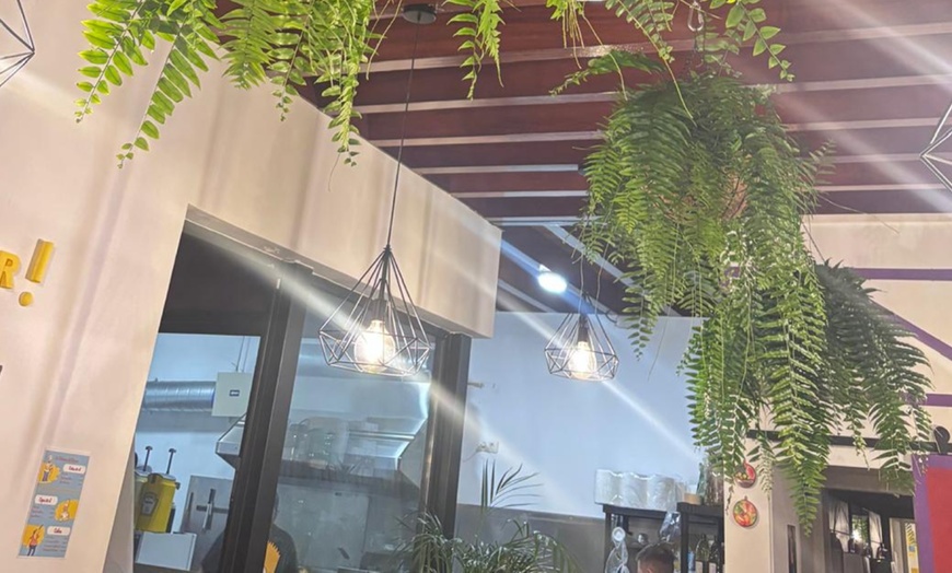 Image 16: Menú de brunch para 2 o 4 con bebida fría y caliente, tosta y postre