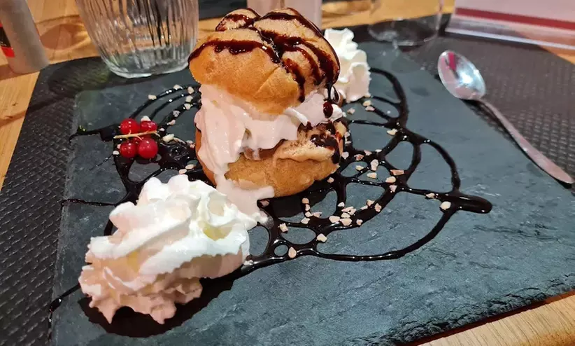 Soirée cabaret ou karaoké et menu gourmand près de Lens