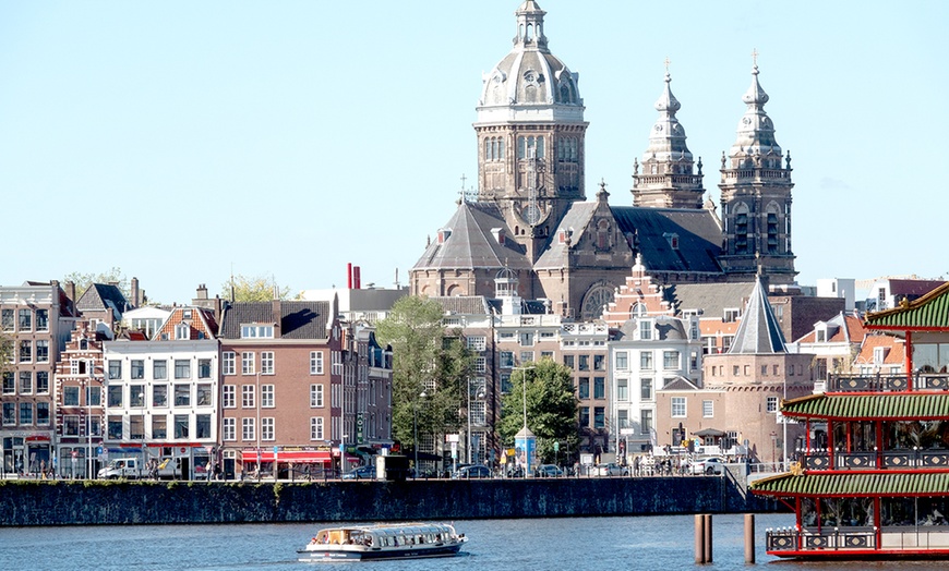 Image 4: Rondvaart van 75 minuten door Amsterdam met daarna een burgermenu
