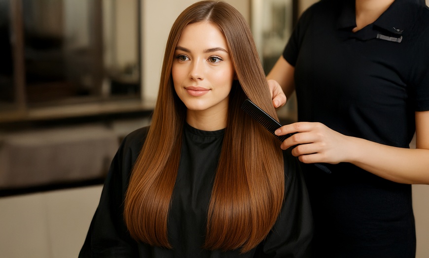 Image 1: Damen-Haarschnitt mit Waschen & Föhnen opt. mit Ansatzfarbe & Haarkur