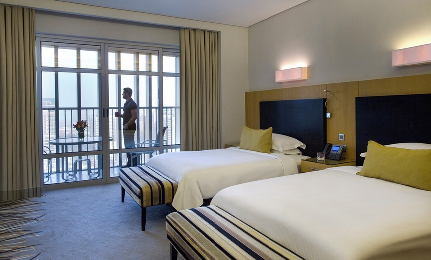 Image 7: Abu Dhabi: 1 Night Hotel Stay with Breakfast or Half Board