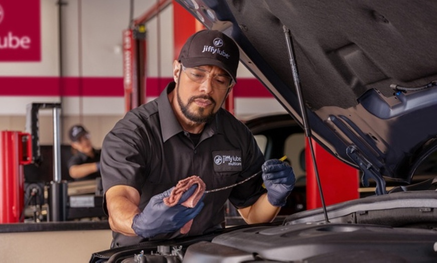 Image 4: Up to 39% Off Oil Change w/ Car Wash at Jiffy Lube