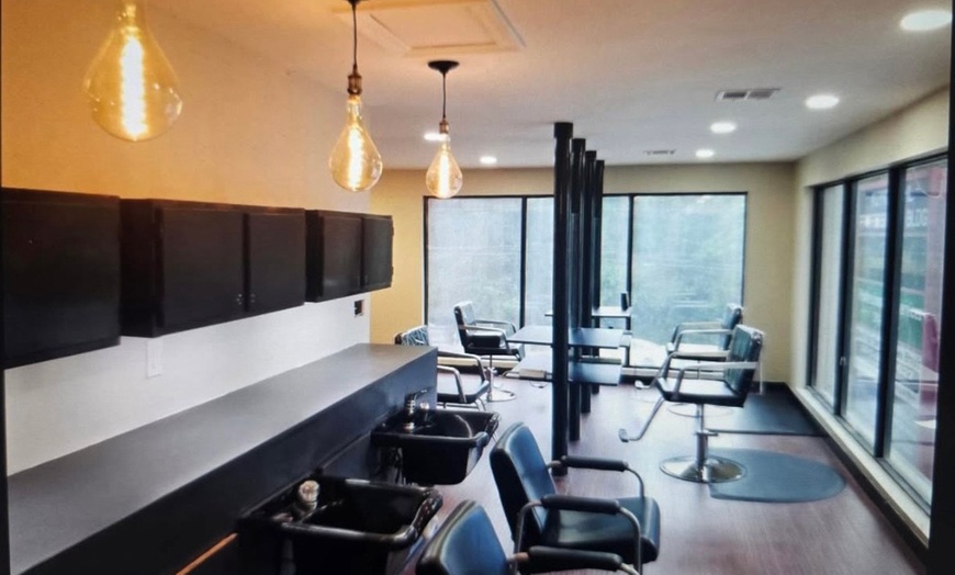 Image 5: Revitalize with a 60-Minute Signature Custom Facials