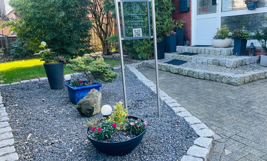 Image 6: Microneedling opt. mit Anti-Aging-24K-Treatment oder Aquafacial