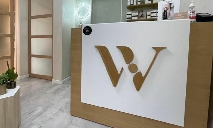 Image 2: Soin du visage coréen avec W Care Center Institut de beauté et laser
