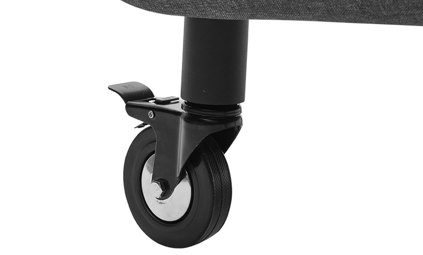 Image 5: Linen Lounge and Sofa Bed with a Pillow