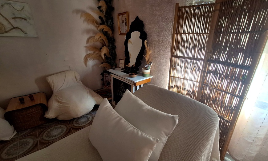 Image 12: Ritual hindú de 60 min con fruta y té, opción individual o doble 