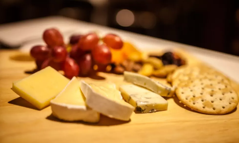 2-Hour Friday Lunch Cruise: Three-Course Banquet Lunch Meal and Drinks