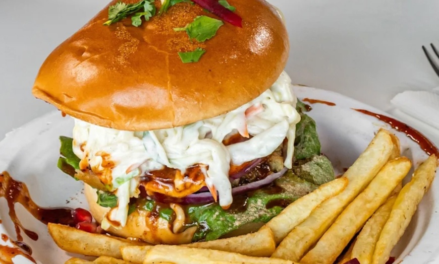 Image 10: Enjoy a Flavorful Dining Experience With Tailored Meal Options