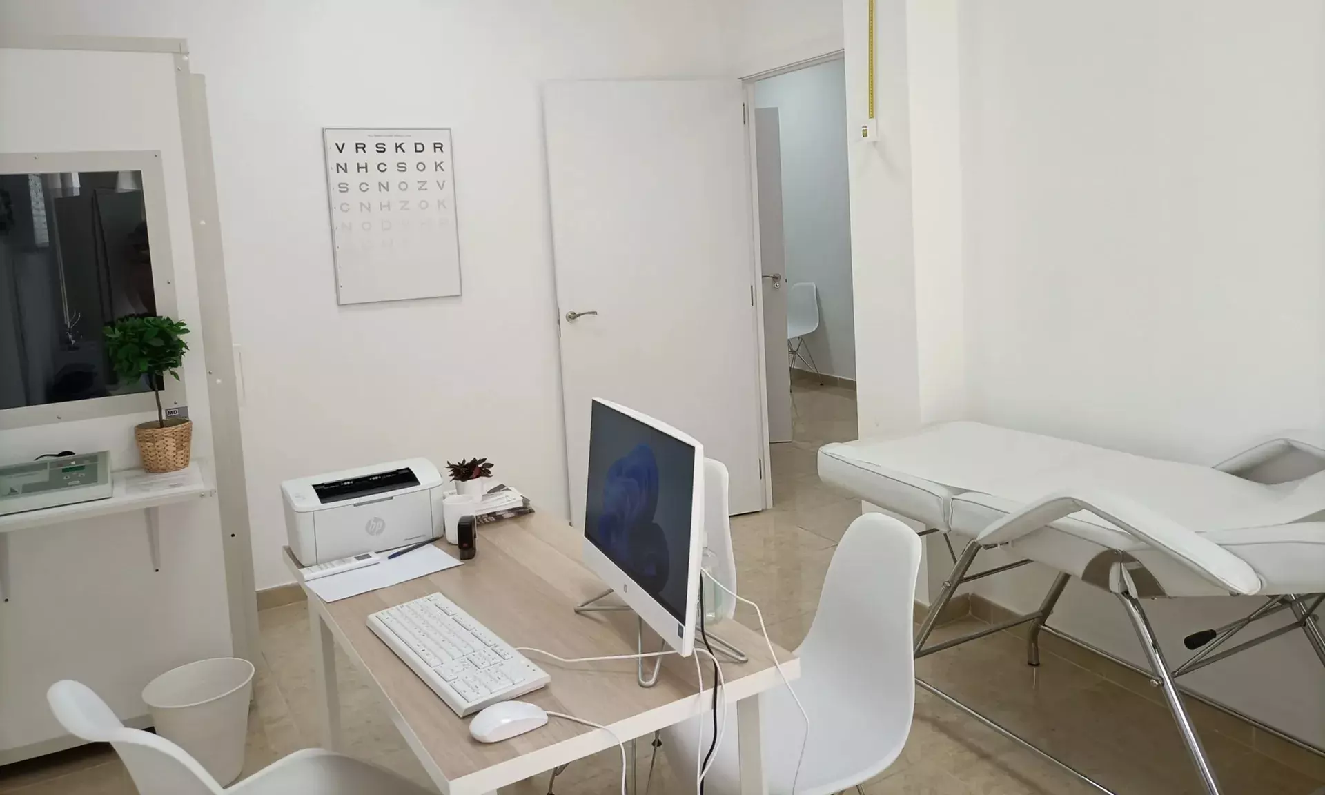 Sesión de fisioterapia avanzada con diagnóstico inicial