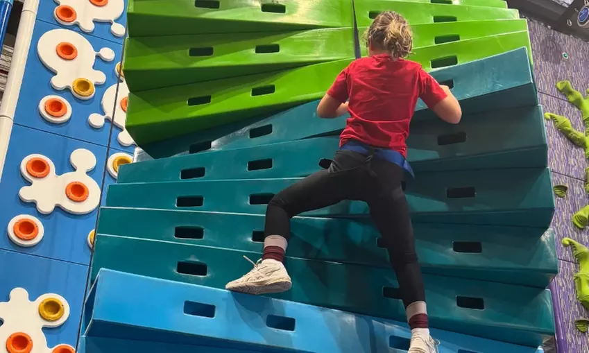 Enjoy a Fun-Filled 1 Hour and 15 Mins Climbing Experience