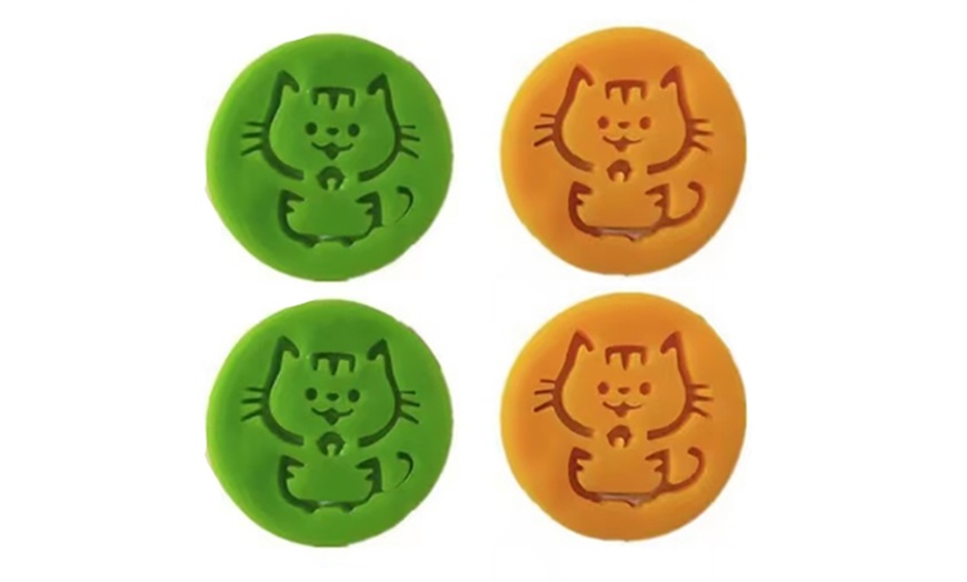 Image 6: Two or Four Pet Hair Removal Laundry Balls