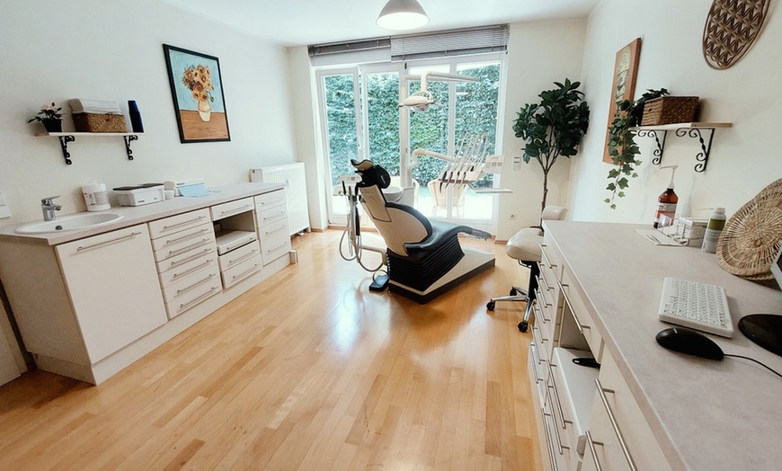 Image 4: Wertgutschein: Professionelle Zahnreinigung für 1 Person