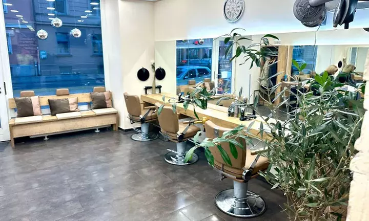 Waschen, Schneiden, Föhnen bzw. Styling & Haar-Kur für Damen & Herren