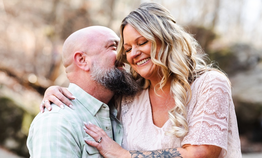 Image 5: 60, 90, or 120-Min Outdoor Photo Sessions to Capture Your Best Moments