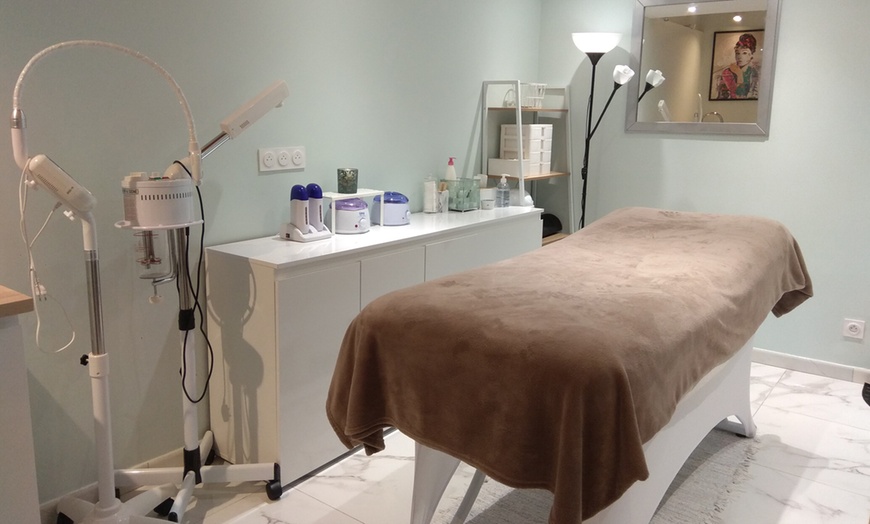 Image 2: Sublimez votre peau : soin du visage sur-mesure à Nice