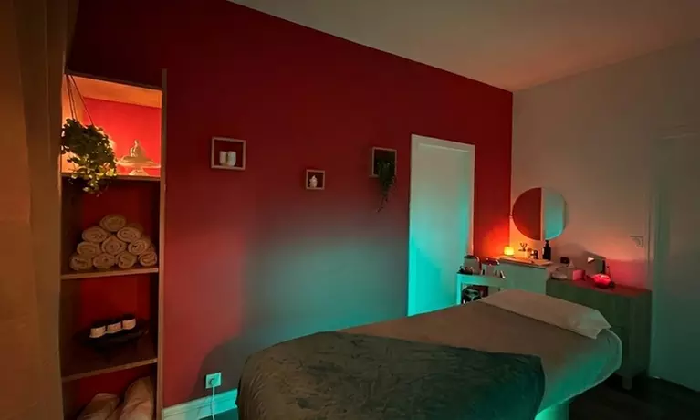 Massage relaxant ou soin visage expert d'1h ou d'1h30