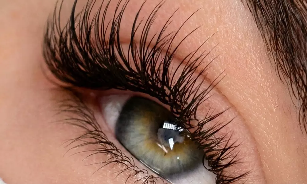 Eyelash Extensions, Permanent Makeup-Brows & Lips / Henna & Wax Design