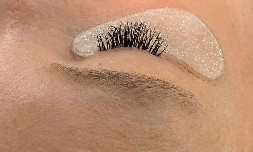 Enhance Your Look: Fluffy Lashes at Malibu Spray Tans & Lashes