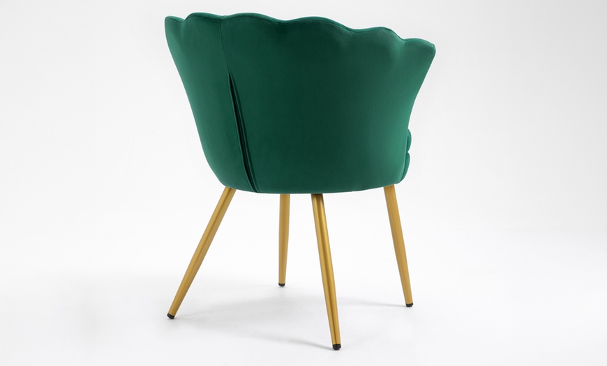 Image 2: Poltroncina a conchiglia Maddina in velluto