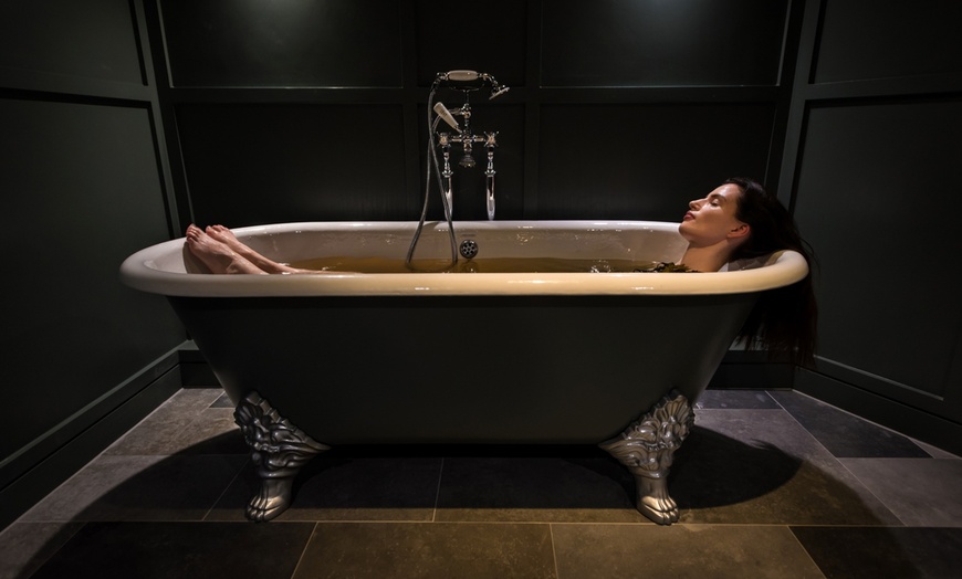 Image 3: 50-Min Luxury Pamper Package w/ Refreshment, Pool, and More for 1 or 2
