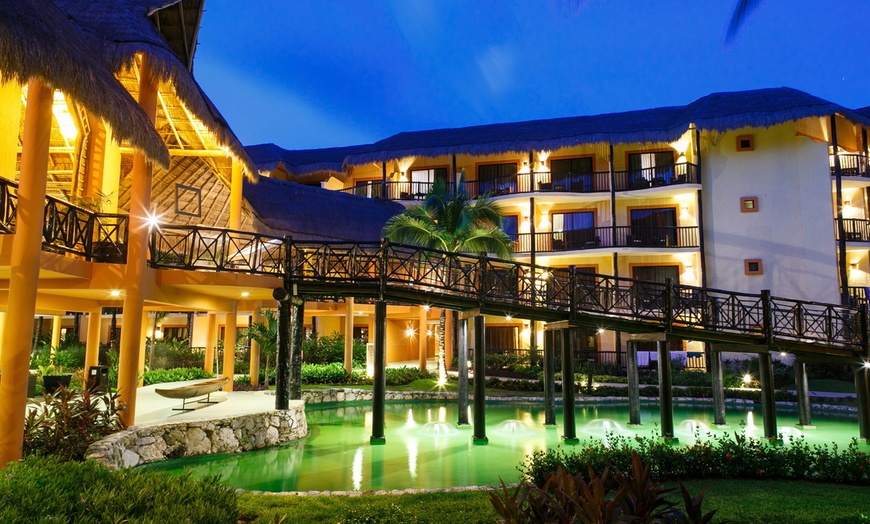 Image 15: ✈3 or 5 Night All-Incl. Catalonia Riviera Maya Trip from Travel by Jen