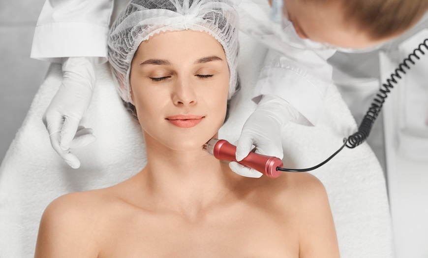 Image 2: Facial and Massage: Relaxing Massage with Microdermabrasion 