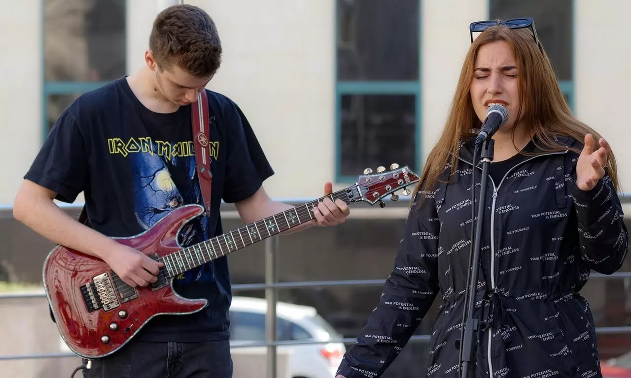 1, 3, 5, or 10 Sessions of 60 mins(Vocal Speech/Ukulele/ Piano) Class