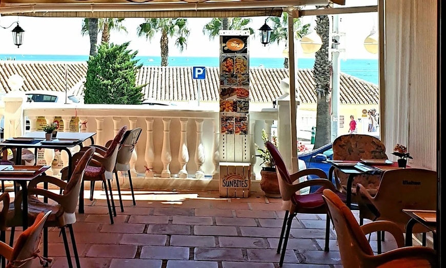 Image 8: Menú de arroces y pescados: sabores del Mediterráneo