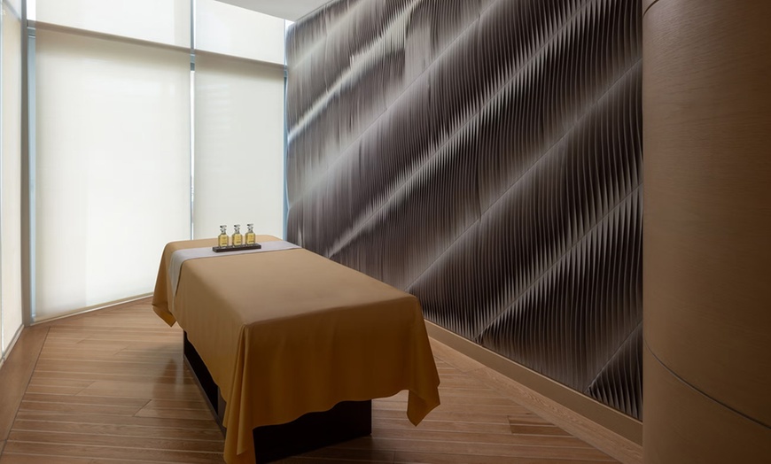 Image 3: Award-Winning Spa Treatment or Hammam at 5* Marriot or Hilton Hotel