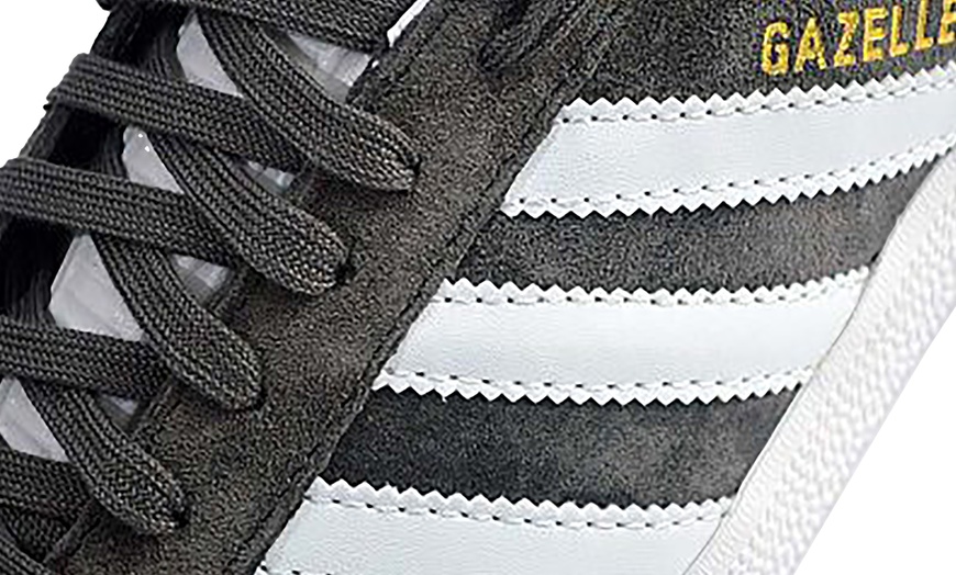 Image 14: Adidas Men's Gazelle Suede Trainers