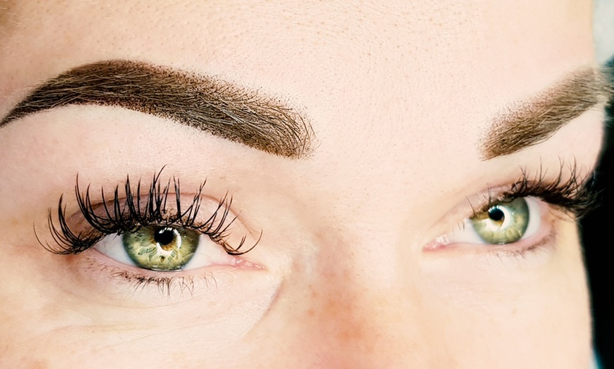 Image 10: Permanent Make-up: Brauen, Lippen, Eyeliner oder Haarpigmentierung