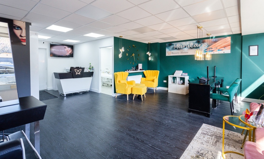 Image 10: Choice of 30 or 60-Minute Pamper Package