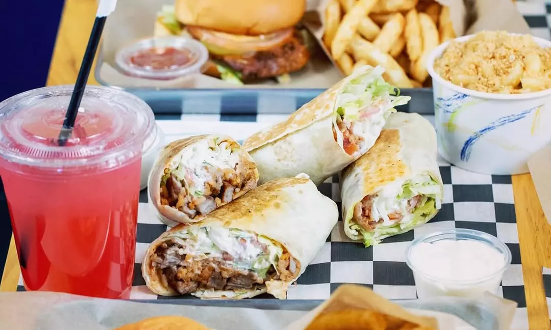 Speedy's Burgers & Bowls