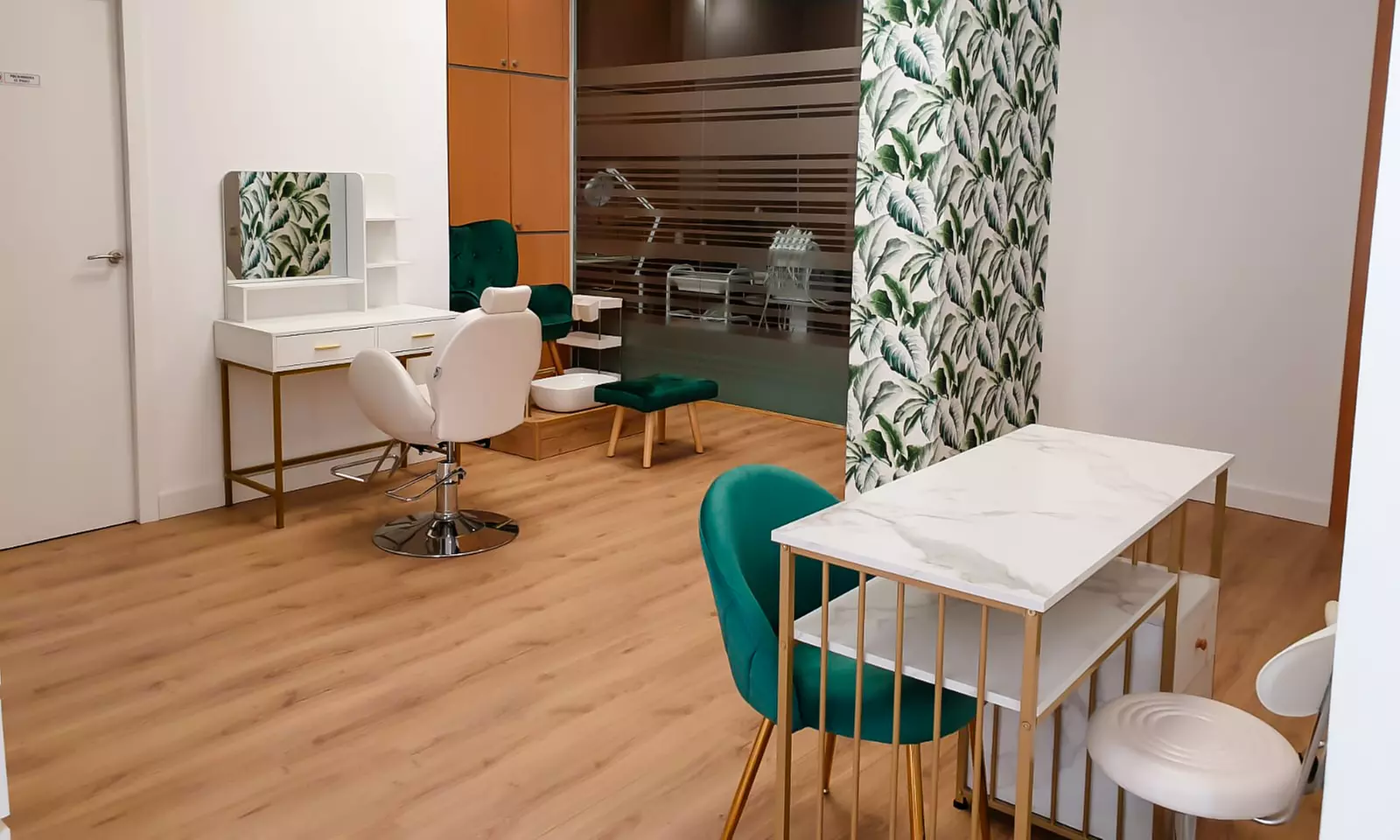 Peluquería con lavado, mascarilla, corte y secado, con opción a color