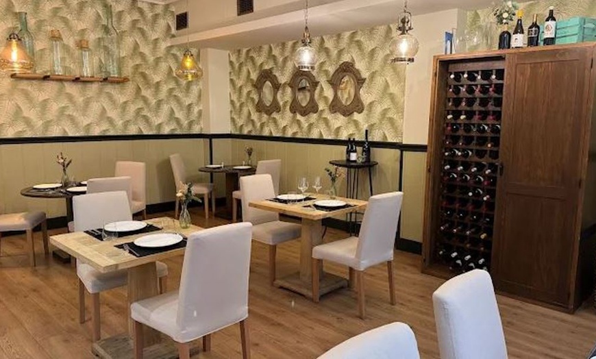 Image 12: Experiencia única: Menú degustación en restaurante Del'Alba para 2