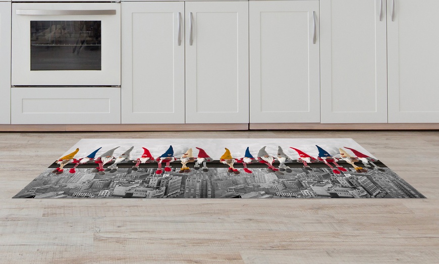 Image 8: Antislip keukentapijt met kerstpatroon