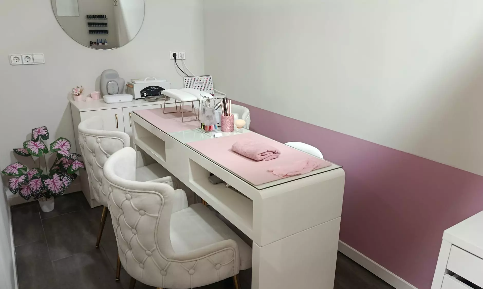 Laminado de cejas con diseño, depilación y tinte personalizado