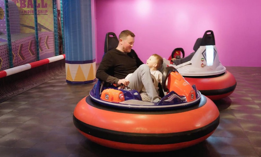 Image 2: Eintritt für die Indoor Play Zone inkl. Getränk für 2 - 4 Personen