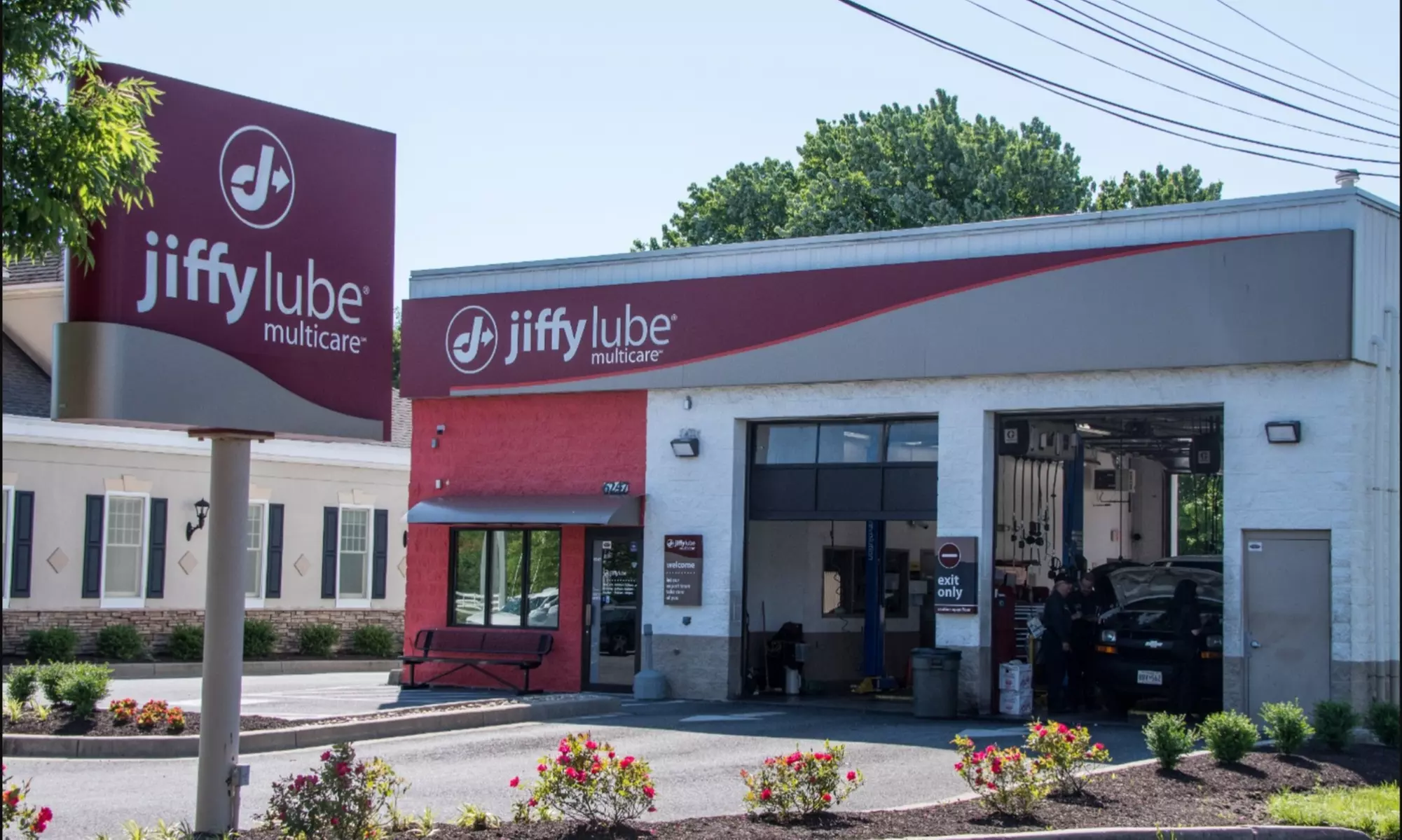 Conventional, Synthetic Blend or Mobil Super Synthetic Oil Change at Jiffy Lube Elkridge (Up to 45% Off)  - Primary Image