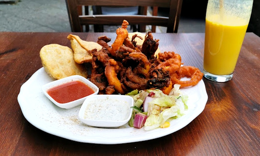 Image 2: Pakistanisches 3-Gänge-Überraschungs-Menü für 1 - 4 Personen