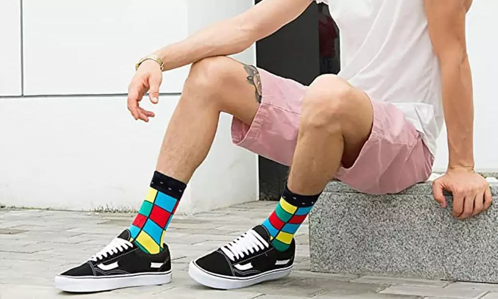 1, 4 ou 8 paires de chaussettes pour homme à motifs géométriques