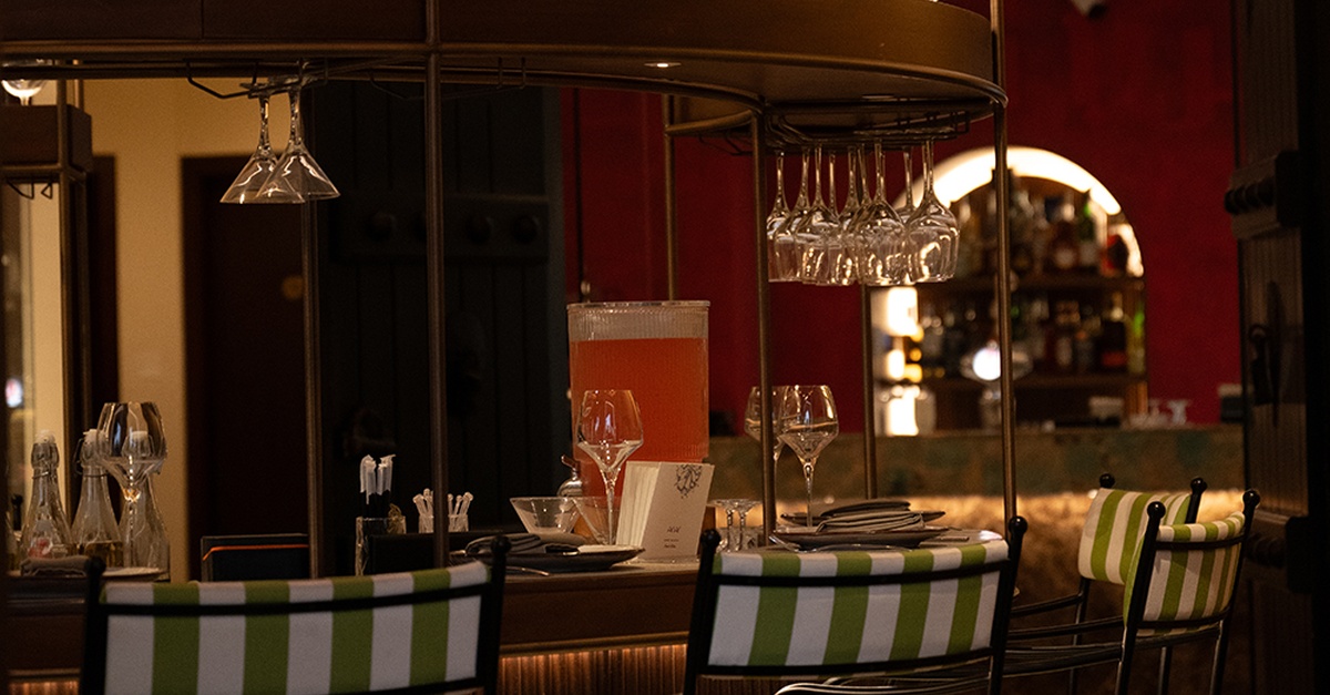 Authentic Persian Dining: Aed 200, 400 Or 600 Credit Authentic Persian Dining: Aed 200, 400 Or 600 Credit