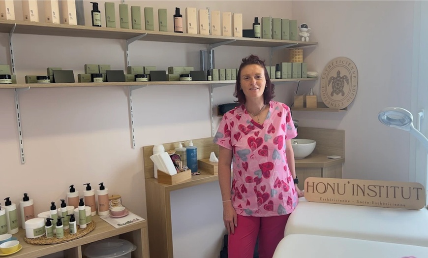 Image 2: Modelage relaxant du corps d'1h ou soin gommage et modelage d'1h15